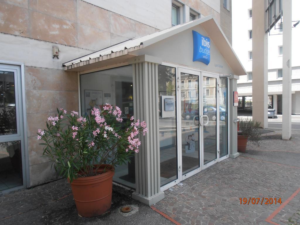 Ibis Budget Lyon Caluire Cite Internationale Exterior photo