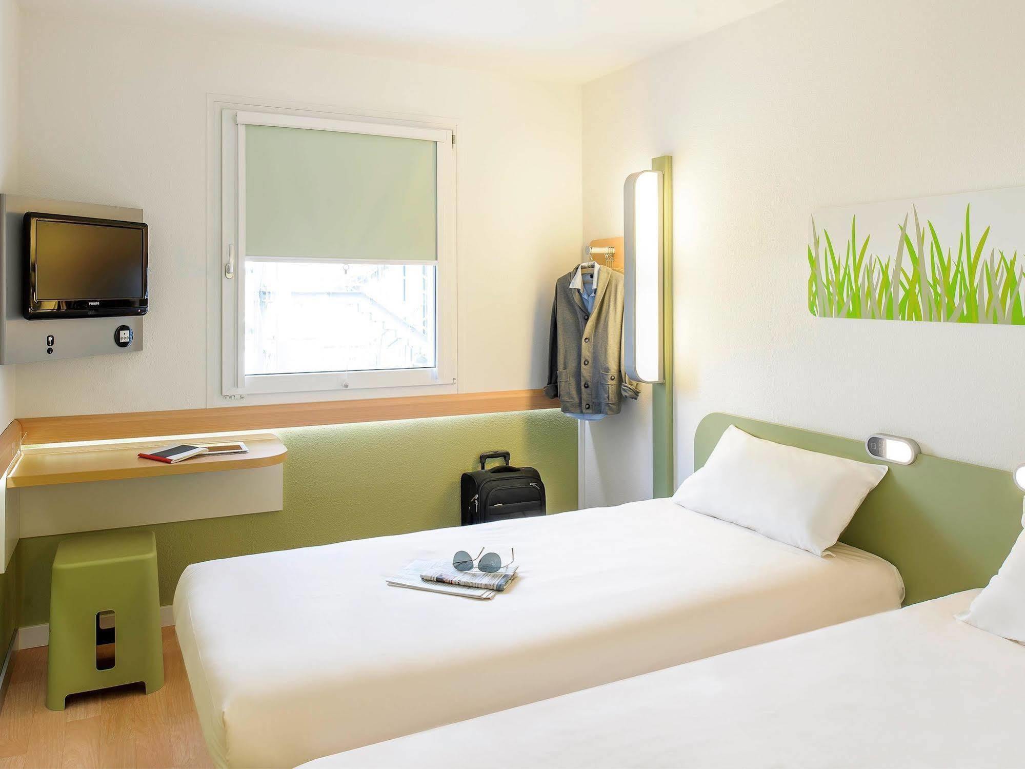 Ibis Budget Lyon Caluire Cite Internationale Exterior photo